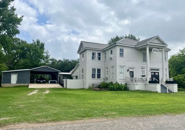 Photo 1 of Single family home for sale at 408 S Railroad Ave, Calvert, TX 77837 | MLS# 21199060 | Listing updated on 2026-10-02