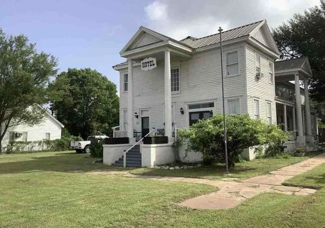 Photo 2 of Single family home for sale at 408 S Railroad Ave, Calvert, TX 77837 | MLS# 21199060 | Listing updated on 2026-10-02