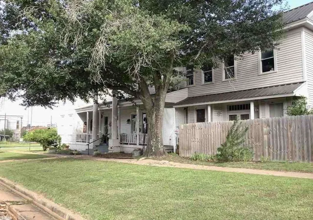 Photo 3 of Single family home for sale at 408 S Railroad Ave, Calvert, TX 77837 | MLS# 21199060 | Listing updated on 2026-10-02