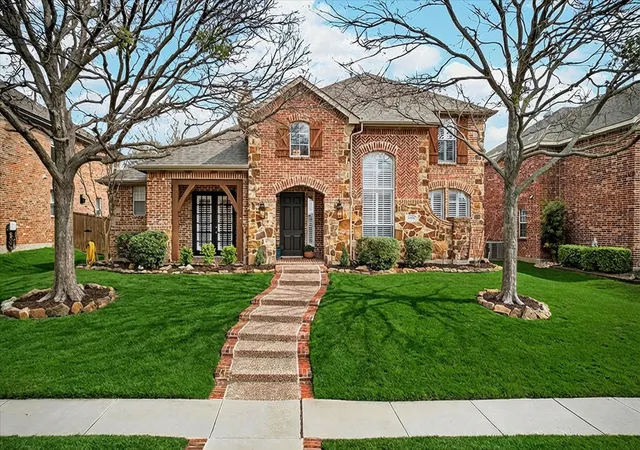 Photo 1 of Sale Pending at 6976 Valley Brook Dr, Frisco, TX 75035 | MLS# 21198771 | Listing updated on 2026-09-11