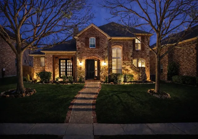 Photo 2 of Sale Pending at 6976 Valley Brook Dr, Frisco, TX 75035 | MLS# 21198771 | Listing updated on 2026-09-11