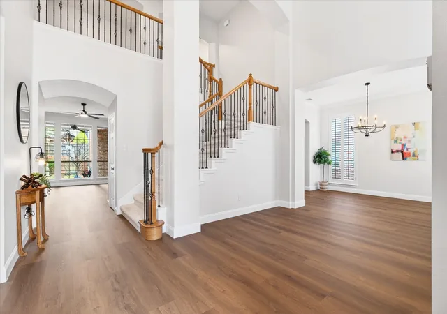 Photo 3 of Sale Pending at 6976 Valley Brook Dr, Frisco, TX 75035 | MLS# 21198771 | Listing updated on 2026-09-11