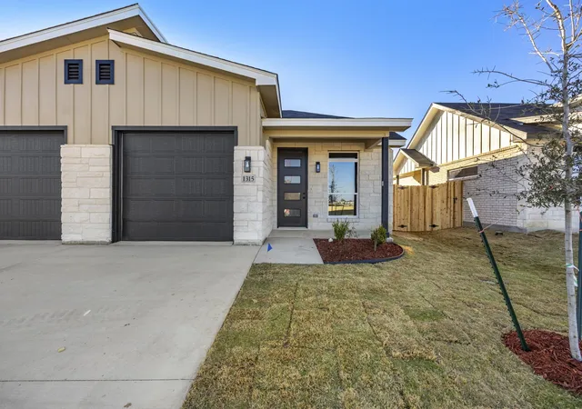 Photo 1 of Townhouse for sale at 1315 Lone Pine Wy, Killeen, TX 76543 | MLS# 21197674 | Listing updated on 2026-09-12