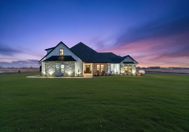 Photo 3 of Single family home for sale at 4319 County Road 2617, Caddo Mills, TX 75135 | MLS# 21196000 | Listing updated on 2026-09-11
