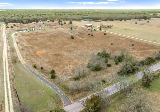 Photo 4 of Single family home for sale at 14709 County Road 4015, Mabank, TX 75147 | MLS# 21196758 | Listing updated on 2026-09-02