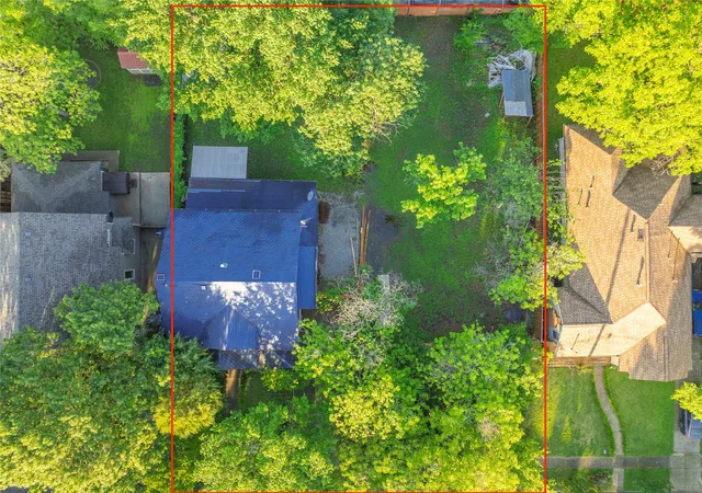 Photo 2 of Land for sale at 820 Elsbeth St, Dallas, TX 75208 | MLS# 21198618 | Listing updated on 2026-07-31