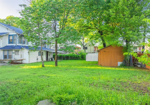 Photo 3 of Land for sale at 820 Elsbeth St, Dallas, TX 75208 | MLS# 21198618 | Listing updated on 2026-07-31