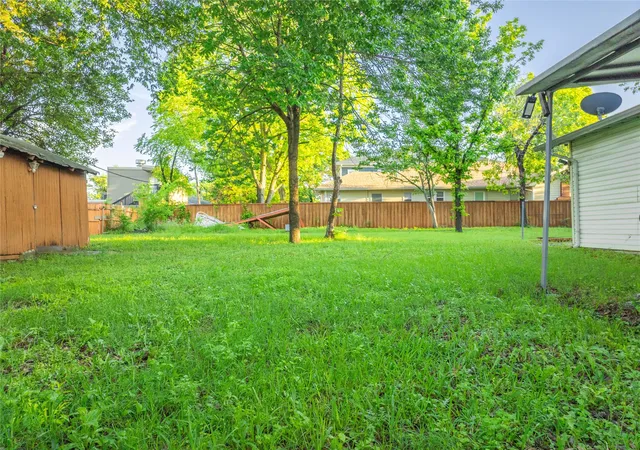 Photo 3 of Land for sale at 820 Elsbeth St, Dallas, TX 75208 | MLS# 21198618 | Listing updated on 2026-07-31