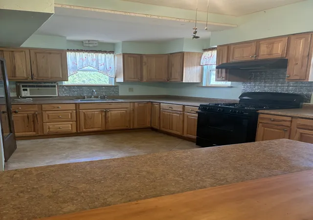 Photo 1 of Single family home for sale at 111 Lamar St, Graham, TX 76450 | MLS# 21124298 | Listing updated on 2026-09-15