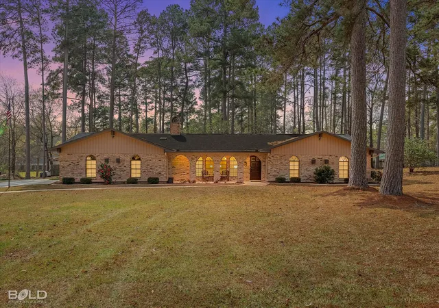 Photo 3 of Single family home for sale at 6831 North Park Ln, Shreveport, LA 71107 | MLS# 21196677 | Listing updated on 2026-09-08