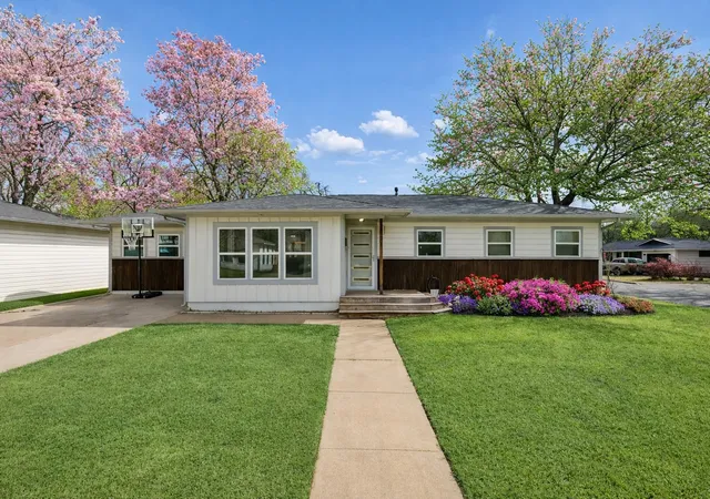 Photo 1 of Single family home for sale at 1401 N Highland Ave, Sherman, TX 75092 | MLS# 21200688 | Listing updated on 2026-09-12