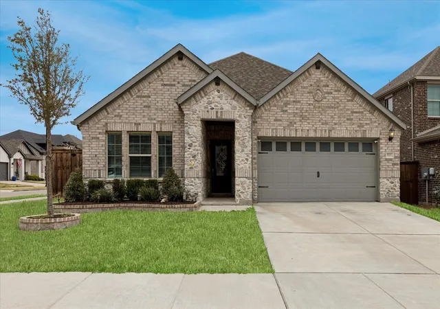 Photo 1 of Single family home for sale at 5557 Castle Peak Bnd, Fort Worth, TX 76126 | MLS# 21197479 | Listing updated on 2026-09-14