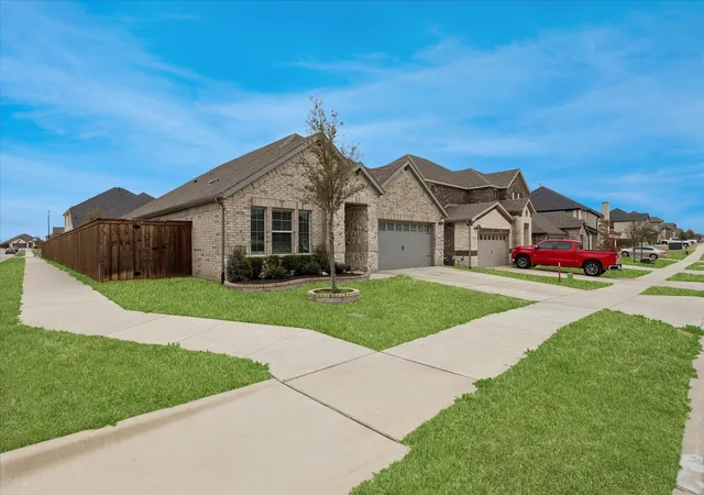 Photo 2 of Single family home for sale at 5557 Castle Peak Bnd, Fort Worth, TX 76126 | MLS# 21197479 | Listing updated on 2026-09-14