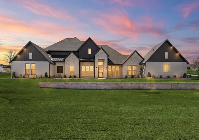 Photo 1 of Mansion for sale at 3035 Winding Creek Trl, Aledo, TX 76008 | MLS# 21198241 | Listing updated on 2026-09-08