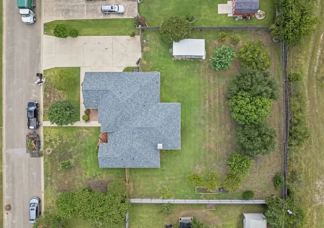 Photo 3 of Sale Pending at 1203 Hummingbird Rd, Killeen, TX 76542 | MLS# 21200812 | Listing updated on 2026-07-29