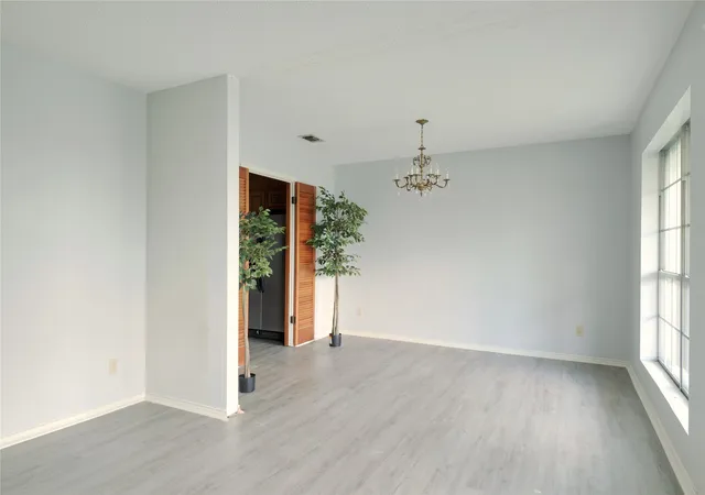 Photo 2 of Single family home for sale at 501 Como St S, Sulphur Springs, TX 75482 | MLS# 21193825 | Listing updated on 2026-09-08