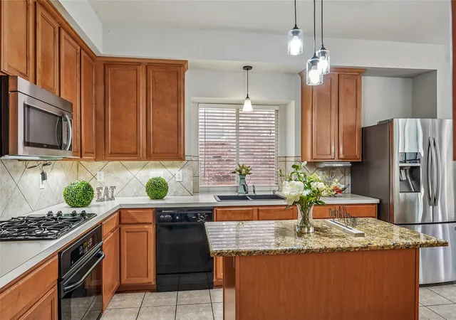 Photo 1 of Single family home for sale at 6510 Daisy Dr, Arlington, TX 76017 | MLS# 21199534 | Listing updated on 2026-09-08