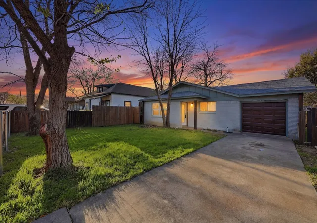Photo 3 of Single family home for sale at 1044 E Cantey St, Fort Worth, TX 76104 | MLS# 21202360 | Listing updated on 2026-09-11