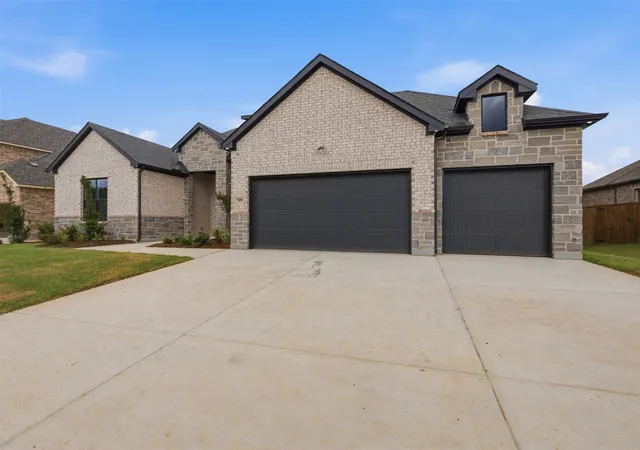 Photo 1 of Single family home for sale at 709 Allison Dr, Van Alstyne, TX 75495 | MLS# 21200536 | Listing updated on 2026-09-09