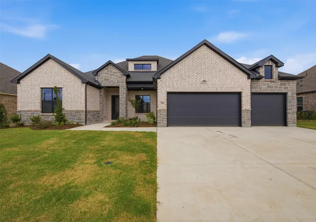 Photo 4 of Single family home for sale at 709 Allison Dr, Van Alstyne, TX 75495 | MLS# 21200536 | Listing updated on 2026-09-09