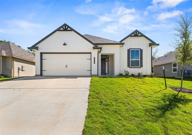 Photo 2 of Single family home for sale at 109 Adaline Bnd, Mc Gregor, TX 76657 | MLS# 21202712 | Listing updated on 2026-10-05