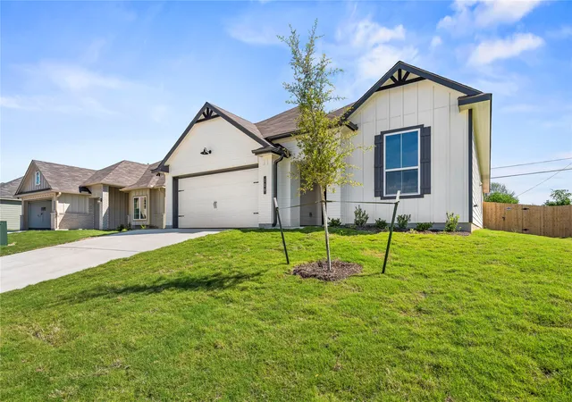 Photo 3 of Single family home for sale at 109 Adaline Bnd, Mc Gregor, TX 76657 | MLS# 21202712 | Listing updated on 2026-10-05