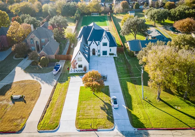 Photo 3 of Mansion for sale at 10545 Rogers Rd, Frisco, TX 75033 | MLS# 21201190 | Listing updated on 2026-09-09