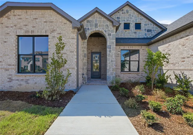 Photo 3 of Single family home for sale at 1329 Benjamin Trl, Van Alstyne, TX 75495 | MLS# 21201054 | Listing updated on 2026-09-09