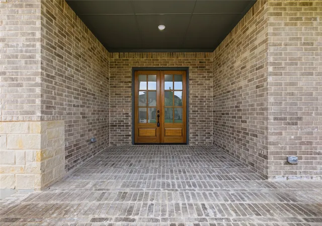 Photo 2 of Single family home for sale at 702 Anne Rd, Van Alstyne, TX 75495 | MLS# 21200981 | Listing updated on 2026-09-09