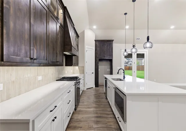 Photo 3 of Single family home for sale at 702 Anne Rd, Van Alstyne, TX 75495 | MLS# 21200981 | Listing updated on 2026-09-09