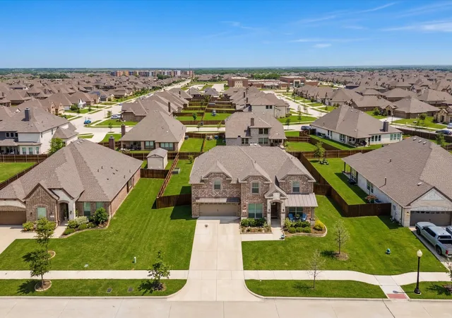 Photo 1 of Single family home for sale at 602 Dean Box Dr, Waxahachie, TX 75165 | MLS# 21196346 | Listing updated on 2026-09-14