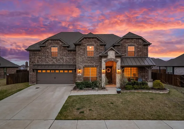 Photo 2 of Single family home for sale at 602 Dean Box Dr, Waxahachie, TX 75165 | MLS# 21196346 | Listing updated on 2026-09-14