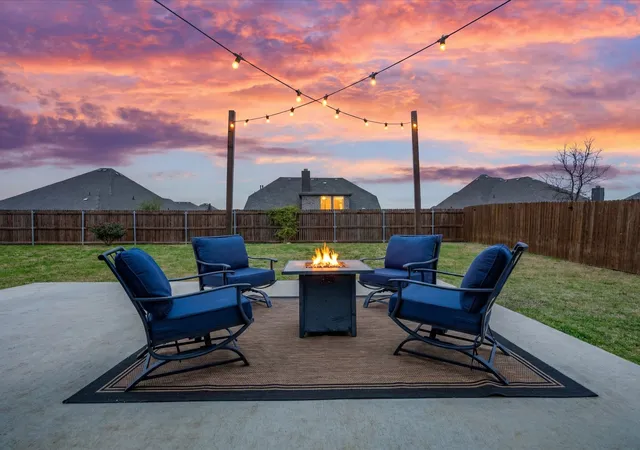 Photo 3 of Single family home for sale at 602 Dean Box Dr, Waxahachie, TX 75165 | MLS# 21196346 | Listing updated on 2026-09-14
