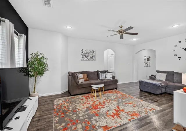 Photo 4 of Single family home for sale at 515 Cottage Row, Mabank, TX 75147 | MLS# 21203702 | Listing updated on 2026-09-04