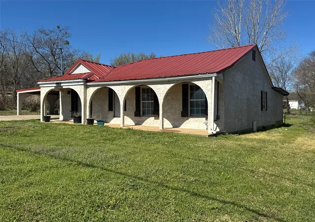 Photo 1 of Sale Pending at 429 E Hanna St, Denison, TX 75021 | MLS# 21203990 | Listing updated on 2026-07-29