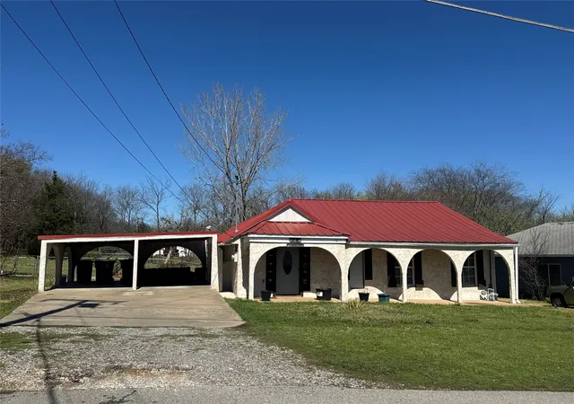 Photo 2 of Sale Pending at 429 E Hanna St, Denison, TX 75021 | MLS# 21203990 | Listing updated on 2026-07-29