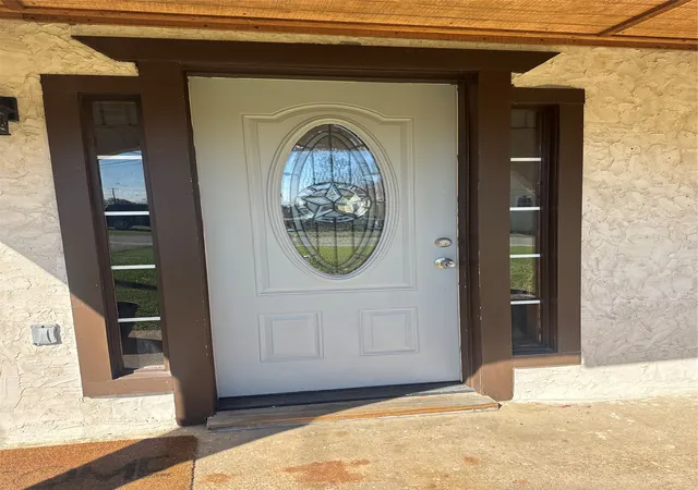 Photo 3 of Sale Pending at 429 E Hanna St, Denison, TX 75021 | MLS# 21203990 | Listing updated on 2026-07-29