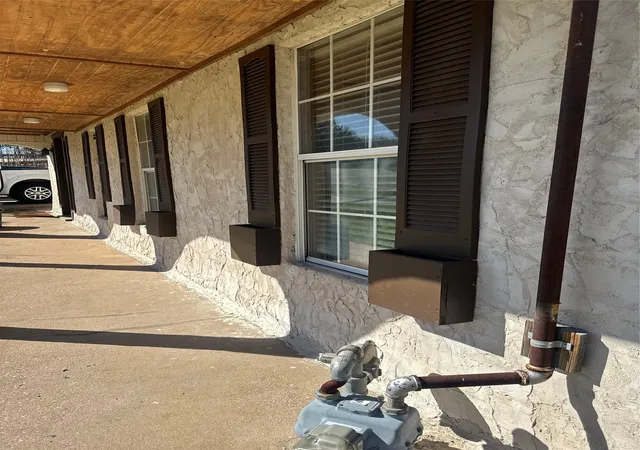 Photo 3 of Sale Pending at 429 E Hanna St, Denison, TX 75021 | MLS# 21203990 | Listing updated on 2026-07-29