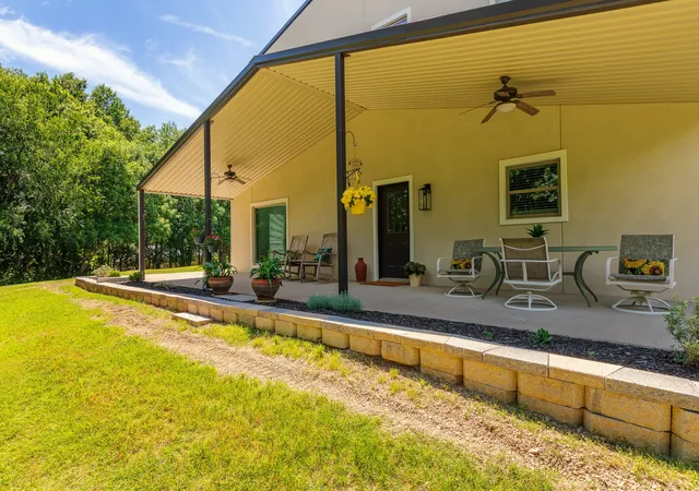 Photo 1 of Sale Pending at 1878 N Lincoln Park Rd, Van Alstyne, TX 75495 | MLS# 21198483 | Listing updated on 2026-08-01