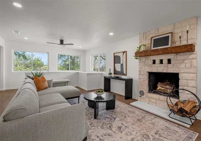 Photo 2 of Sale Pending at 14014 Harbor Dr, Woodway, TX 76712 | MLS# 21203835 | Listing updated on 2026-09-08