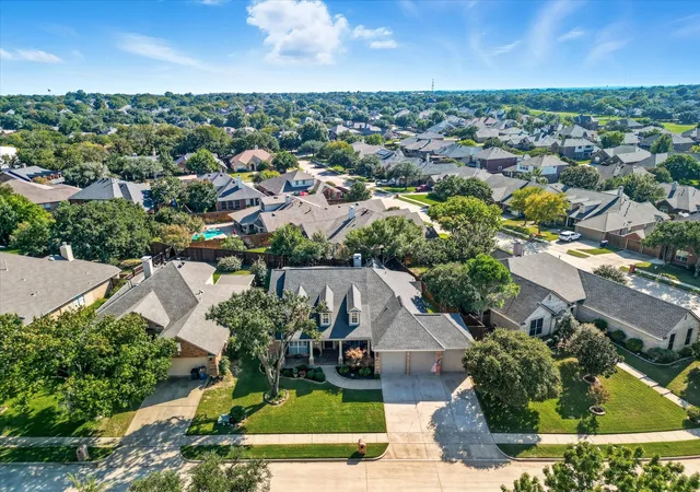 Photo 2 of Sale Pending at 2012 Hayden Ln, Corinth, TX 76210 | MLS# 21204142 | Listing updated on 2026-09-29