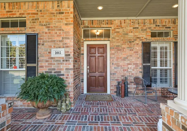 Photo 3 of Sale Pending at 2012 Hayden Ln, Corinth, TX 76210 | MLS# 21204142 | Listing updated on 2026-09-29