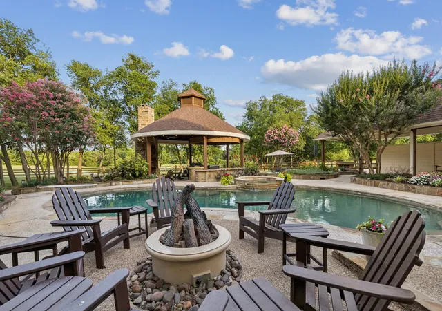 Photo 4 of Single family home for sale at 4879 Geren Trl, Mc Kinney, TX 75071 | MLS# 21204062 | Listing updated on 2026-10-01