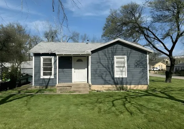 Single family home for sale at 2750 Beverly Hills Dr, Fort Worth, TX 76114 | MLS# 21204341