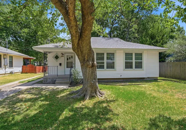 Photo 2 of Single family home for sale at 545 N Wharton St, Sherman, TX 75092 | MLS# 21202198 | Listing updated on 2026-09-14