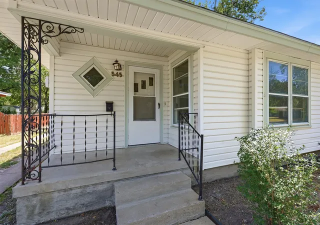 Photo 4 of Single family home for sale at 545 N Wharton St, Sherman, TX 75092 | MLS# 21202198 | Listing updated on 2026-09-25