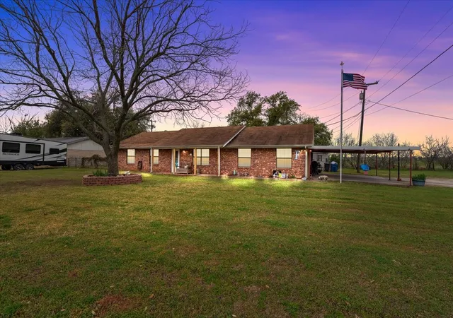 Photo 1 of Single family home for sale at 600 S Colorado St, Whitney, TX 76692 | MLS# 21204789 | Listing updated on 2026-09-16