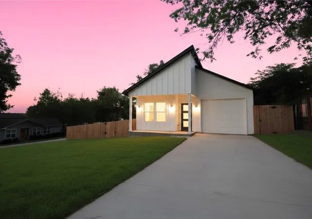 Photo 2 of Single family home for sale at 5824 Plum Dale Rd, Dallas, TX 75241 | MLS# 21175131 | Listing updated on 2026-09-13