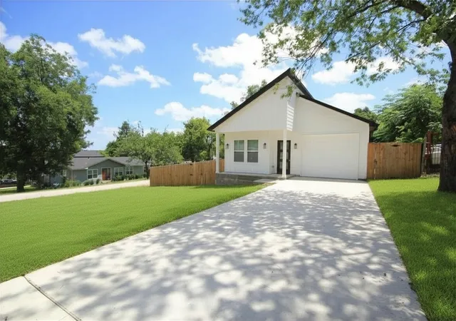 Photo 4 of Single family home for sale at 5824 Plum Dale Rd, Dallas, TX 75241 | MLS# 21175131 | Listing updated on 2026-09-13