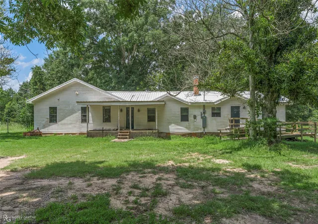 Single family home for sale at 120 Bessie Crow Rd, Coushatta, LA 71019 | MLS# 21205195